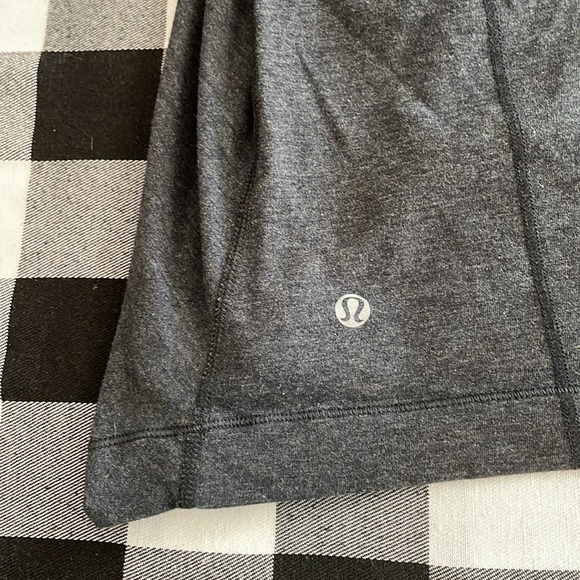 Lululemon Iconic Wrap Dark Gray Long Sleeve Shirt Crop Sz XS -Small Thumb Holes - Picture 10 of 16